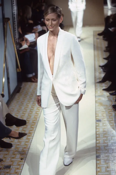Look 3